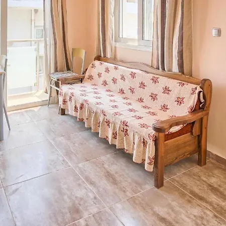 Despinas Seafront Apartments,haraki