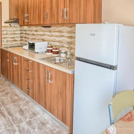 Despinas Seafront Apartments,haraki