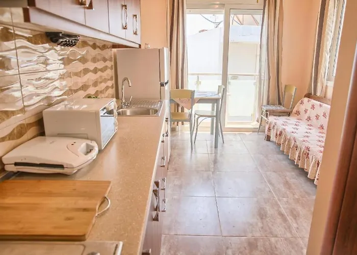 アパート Despinas Seafront Apartments,haraki ハラキ