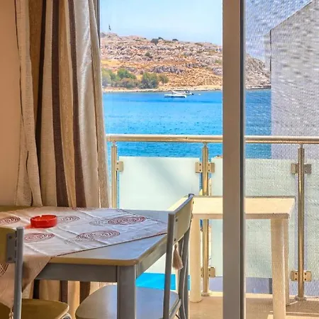 Despinas Seafront Apartments,haraki Charaki